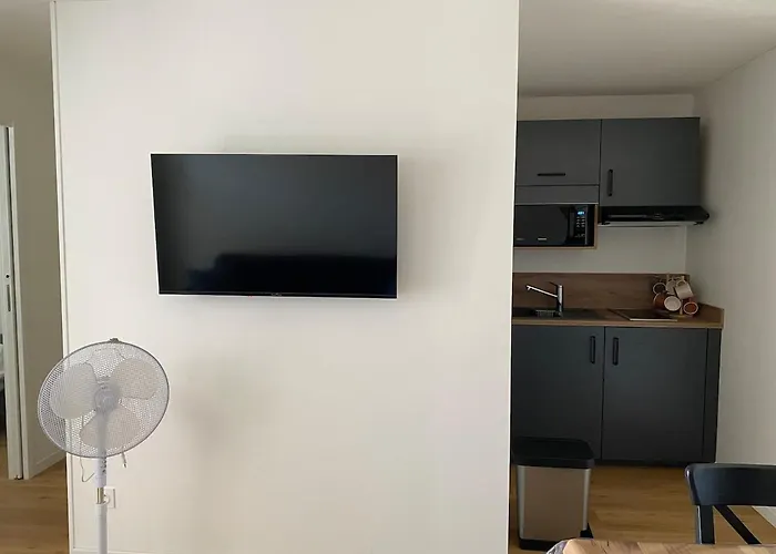 Neuf A 100m De La Apartamento